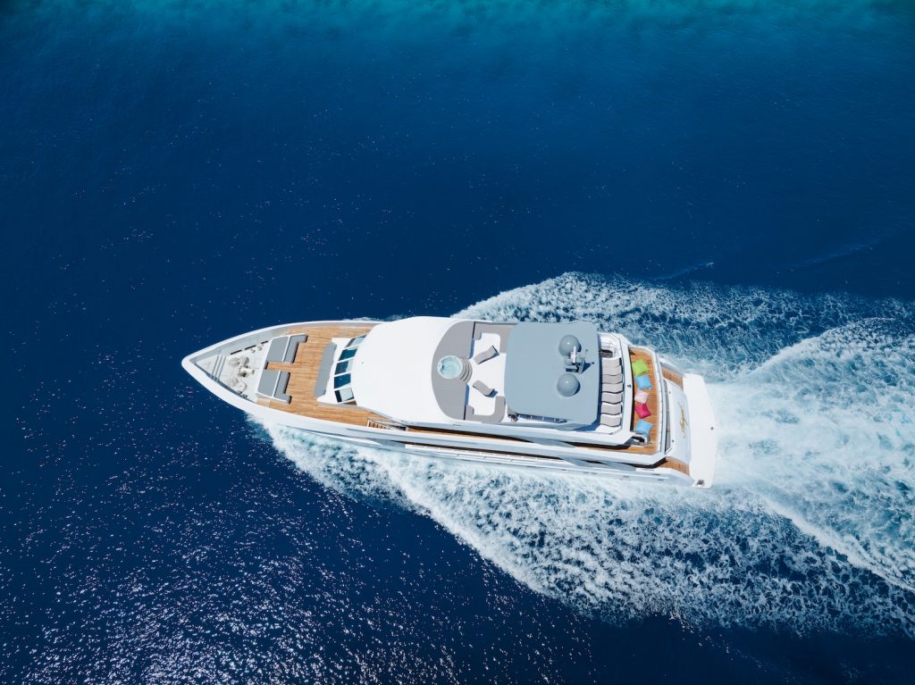 Yatch Maldives Liveaboard - Inertia Travel